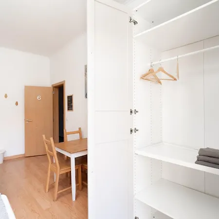 Hostel Crespo *