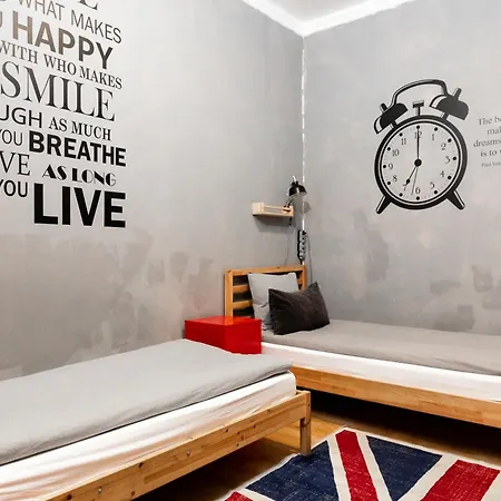 Crespo Hostel *