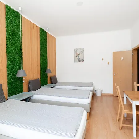 Crespo Hostel *